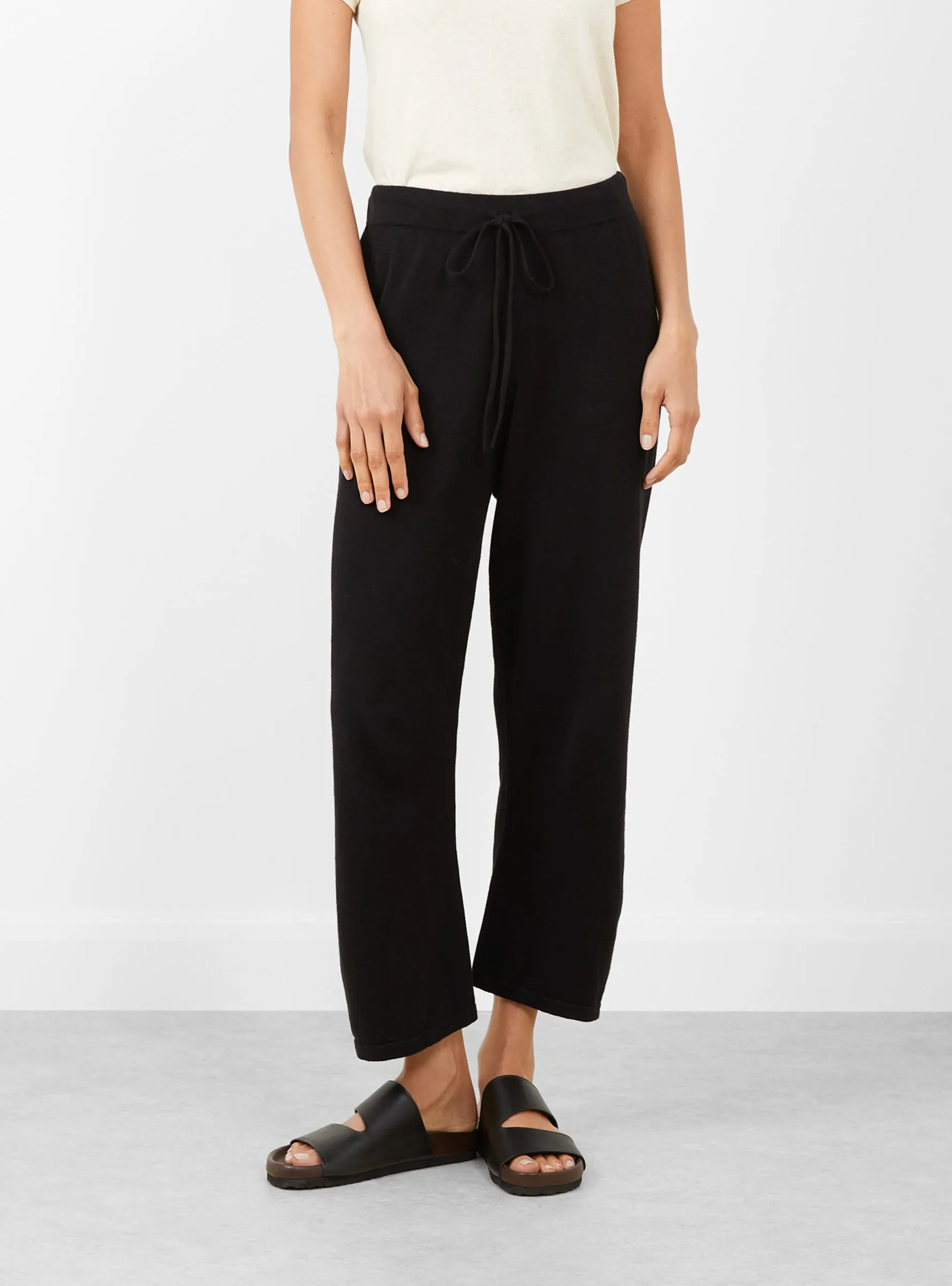 Capri Pants Black