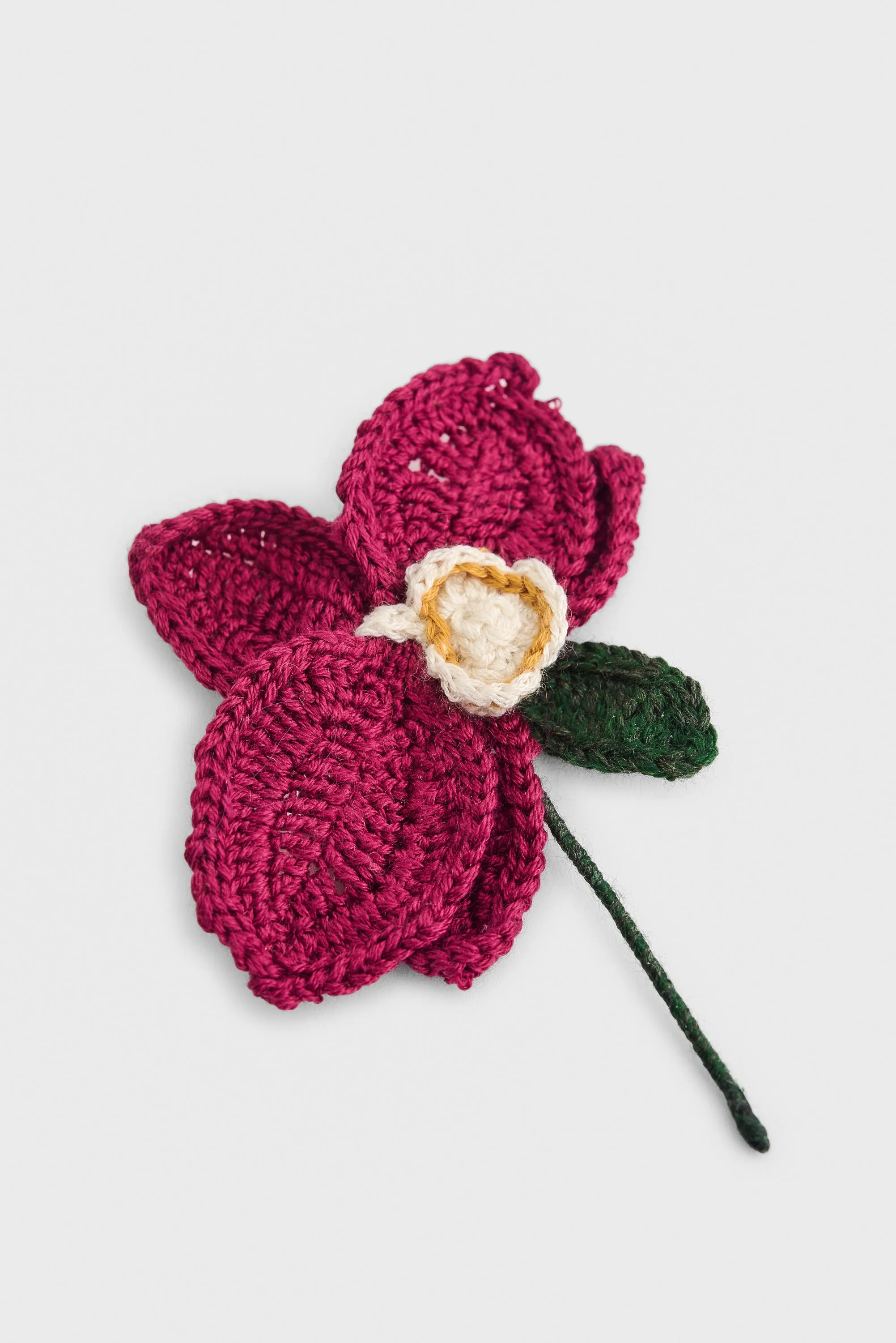 CROCHETED BROOCH