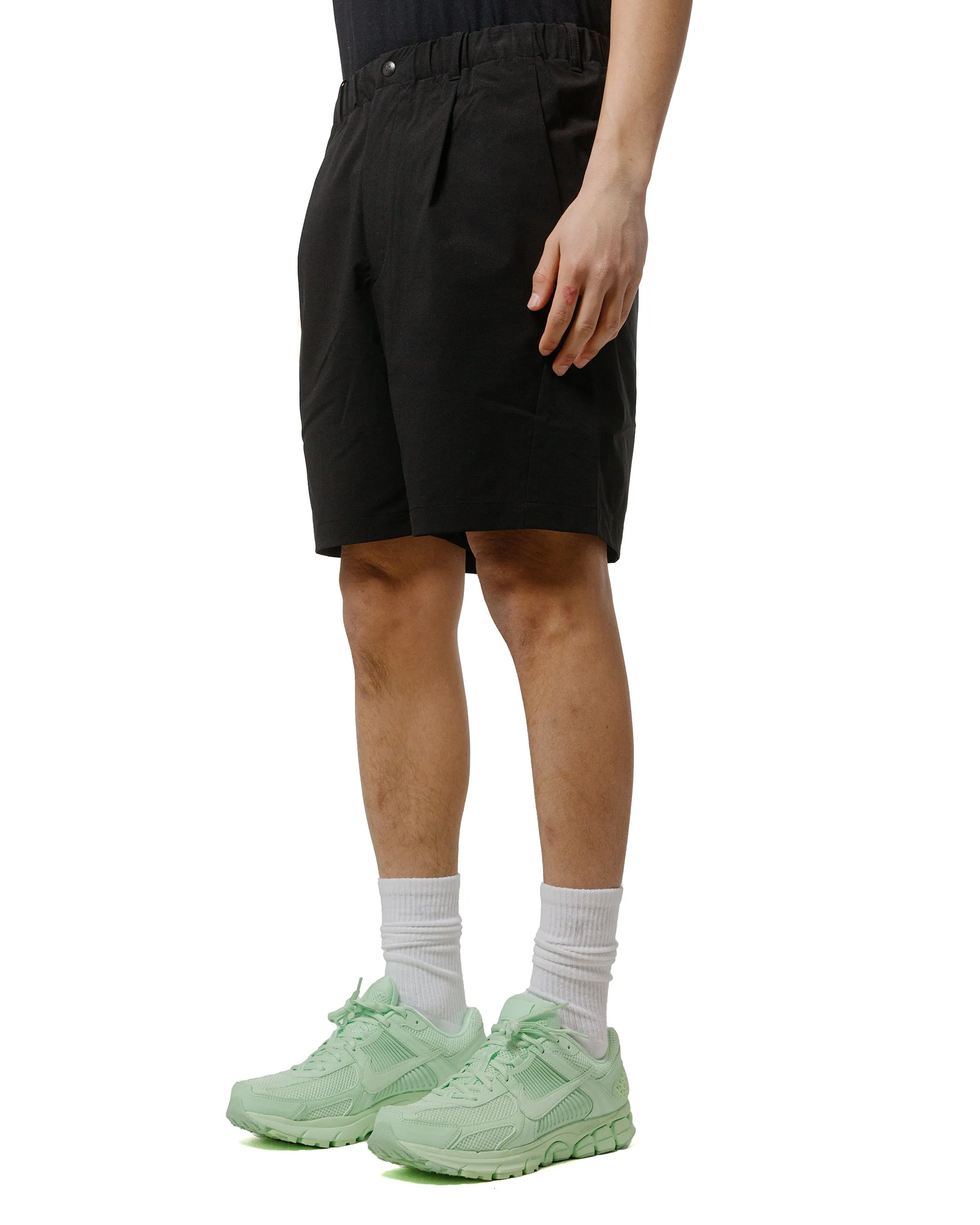Goldwin One Tuck Tapered Light Stretch Shorts Black