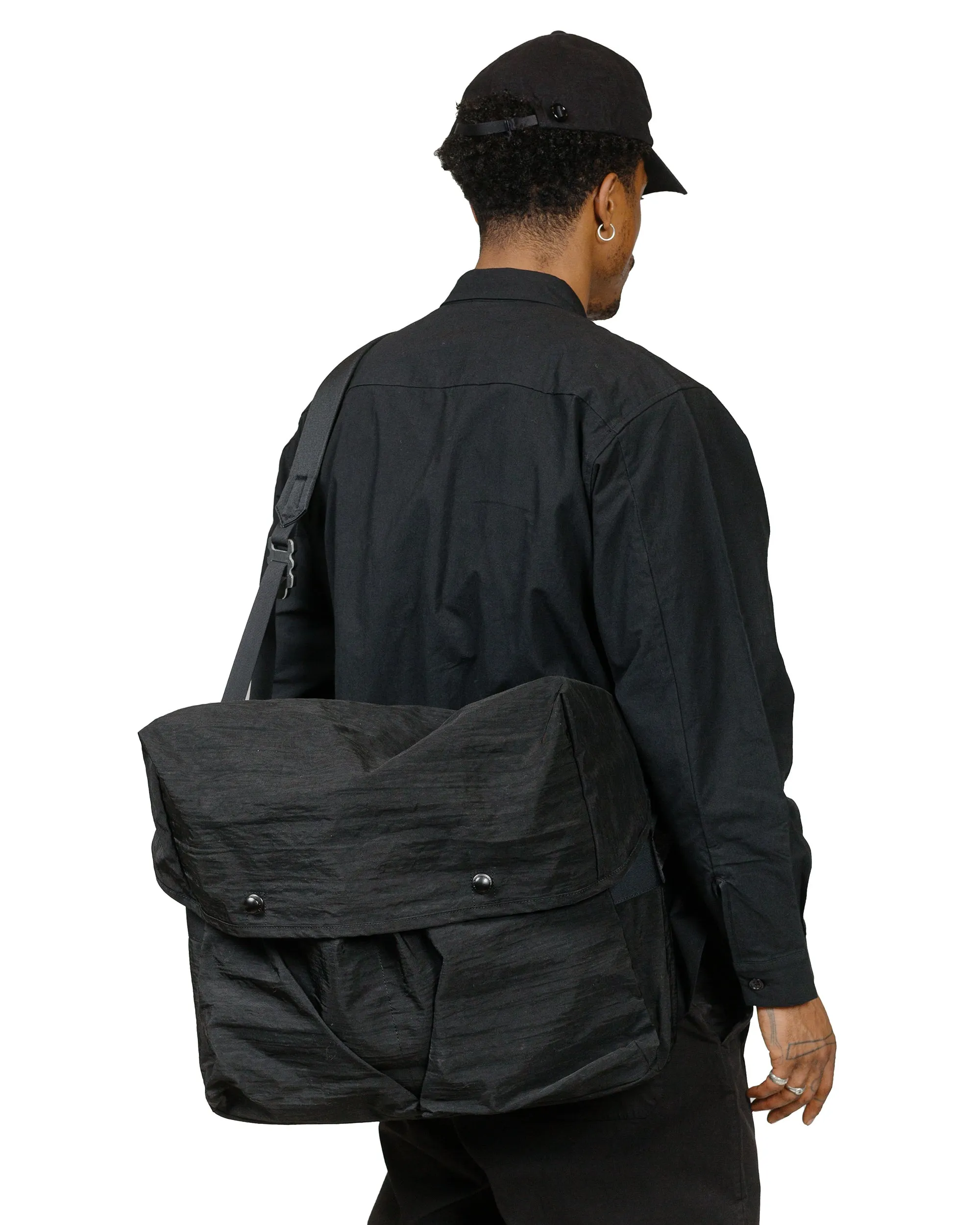 MAN-TLE R0 Gear-2 Black Nylon Messenger