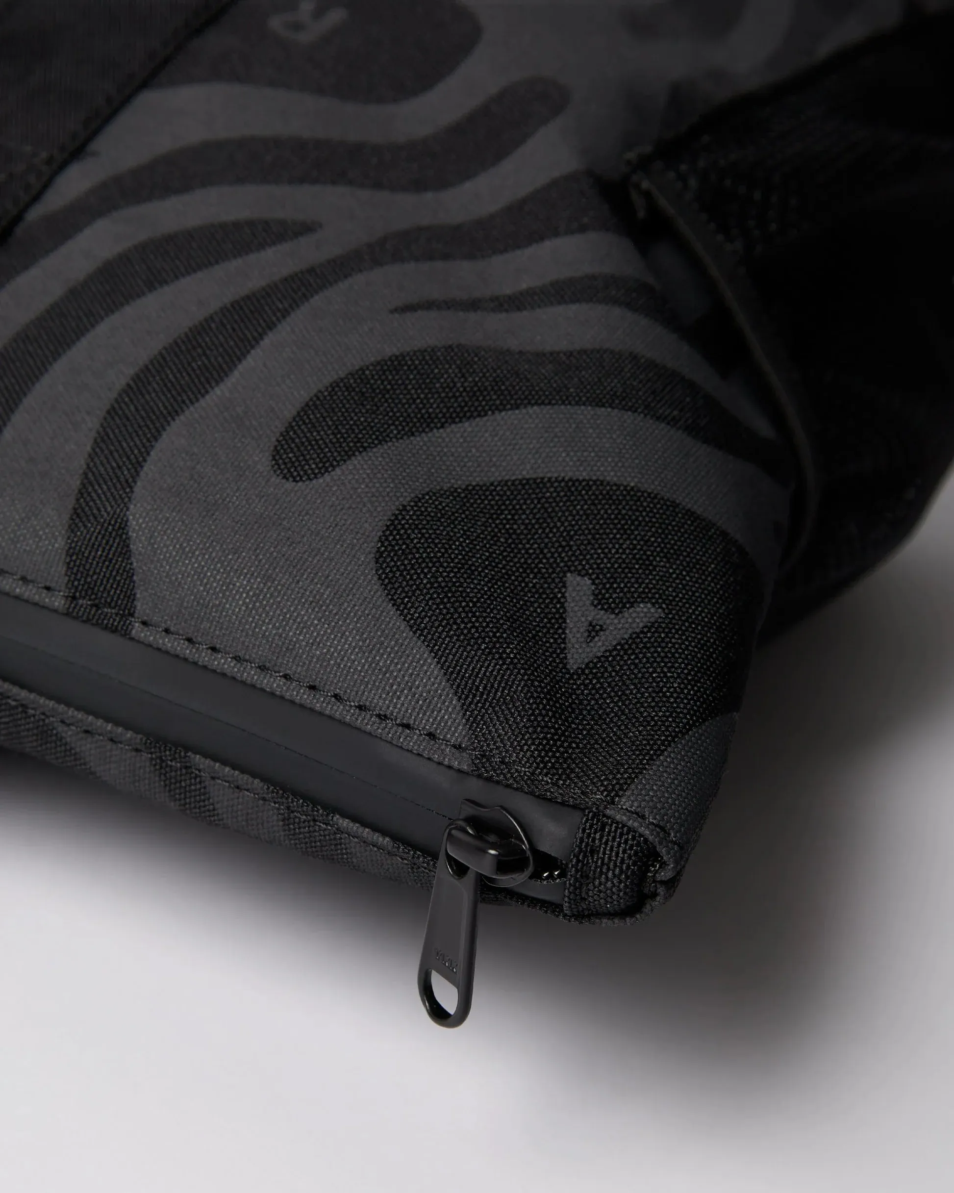 Parra Blob Bag // Black